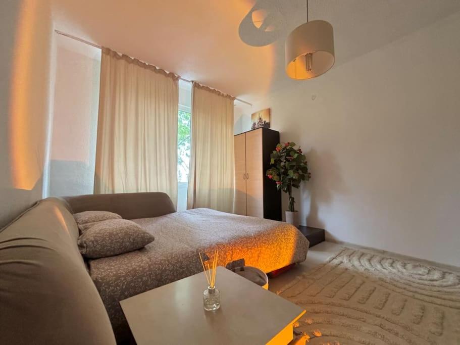 Deluxe Plovdiv Apartment Екстериор снимка