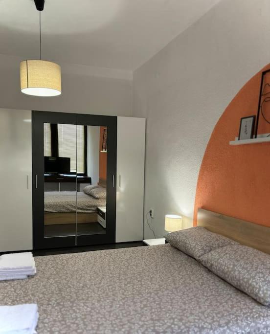 Deluxe Plovdiv Apartment Екстериор снимка